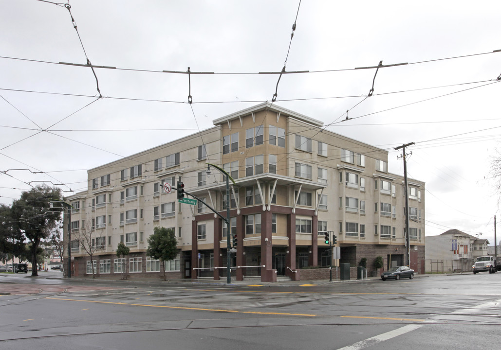 Geraldine Johnson Manor in San Francisco, CA - Building Photo