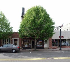 126 Park Ave in Rutherford, NJ - Building Photo - Building Photo