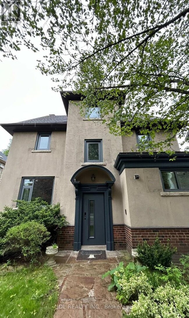 property at 19 Glengrove Ave E