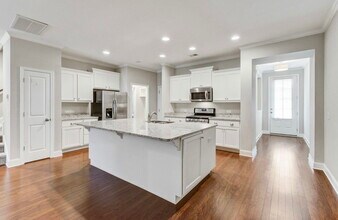 2005 Kings Gate Ln in Mount Pleasant, SC - Foto de edificio - Building Photo