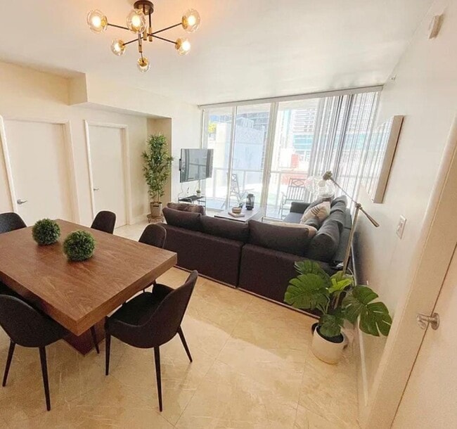 253 NE 2nd St, Unit 1501 in Miami, FL - Building Photo - Building Photo