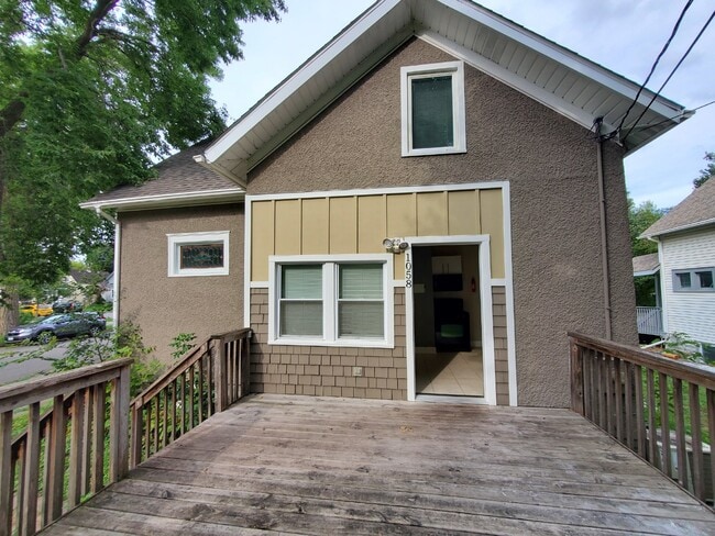 1058 24th Ave SE in Minneapolis, MN - Building Photo - Building Photo