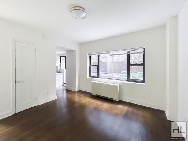 EAST 56 STREET in New York, NY - Building Photo - Building Photo