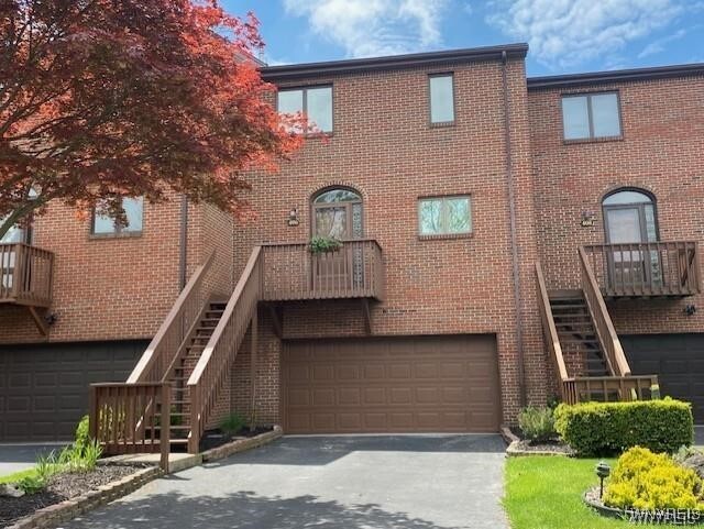 property at 406 Lakefront Blvd
