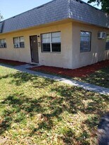 893 NE 39th St in Oakland Park, FL - Building Photo