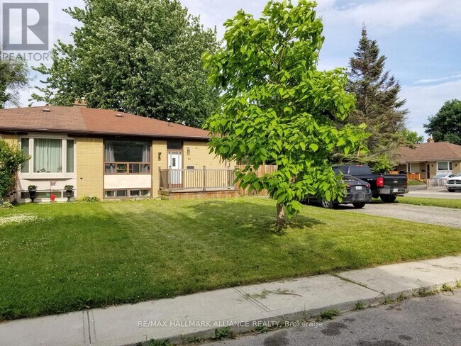 94 Hurley Rd in Ajax, ON - Building Photo - Building Photo