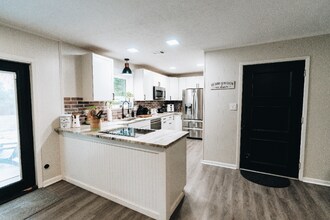 4218 Northshore Rd in Lynn Haven, FL - Building Photo - Building Photo