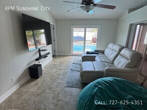 3835 102nd Pl N in Clearwater, FL - Building Photo - Building Photo