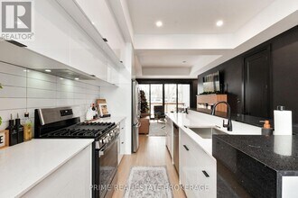 417 Base Line Rd E in London, ON - Building Photo - Building Photo