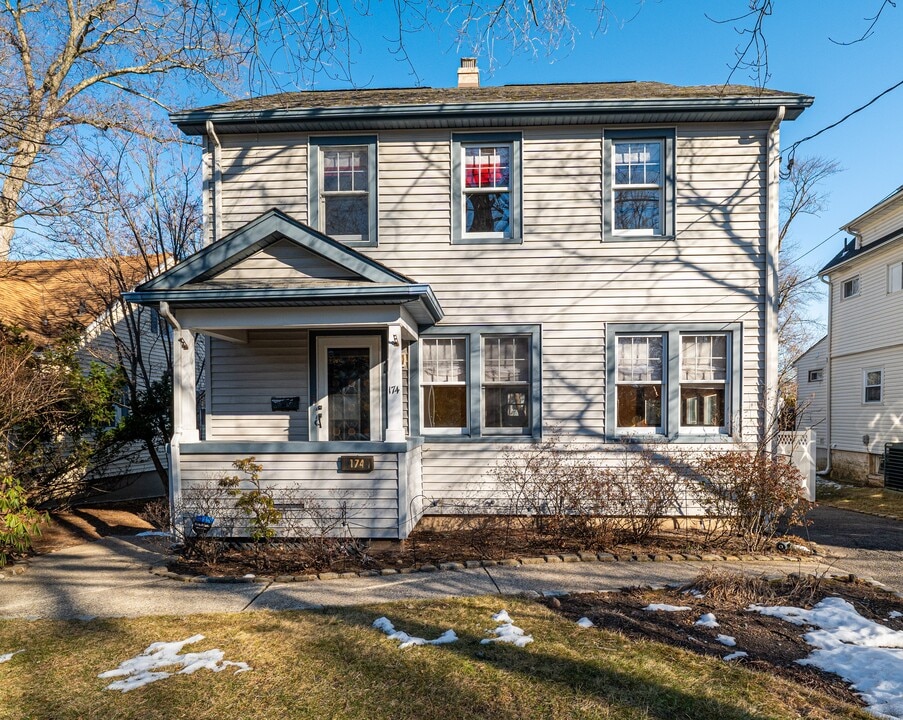 174 Jefferson Ave in Tenafly, NJ - Building Photo