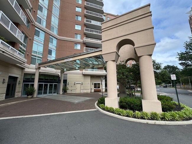 property at 3101 N Hampton Dr