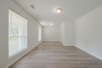 9726 Dalmally St in Spring, TX - Building Photo - Building Photo