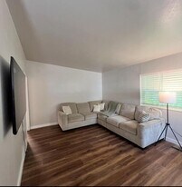 346 S 600 E in Provo, UT - Building Photo