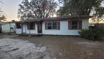 2505 Cherokee Dr in Albany, GA - Building Photo