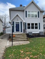 180 Hamilton Dr, Unit Lower in Buffalo, NY - Building Photo