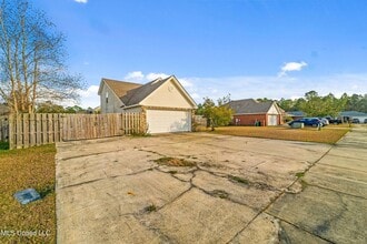 14040 Seymour Dr in D'Iberville, MS - Building Photo - Building Photo