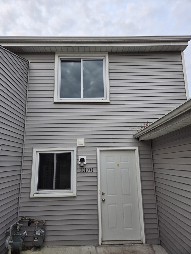 2370 Manitowoc Rd in Green Bay, WI - Building Photo - Building Photo