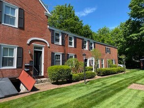252 Main St in Wakefield, MA - Building Photo - Building Photo