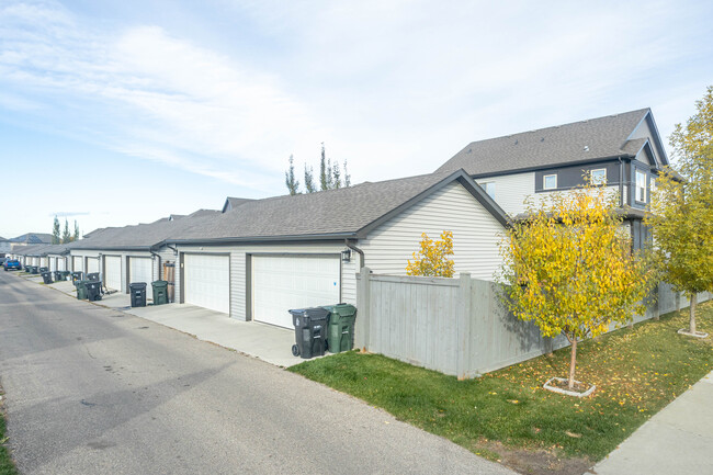 70 Greenbury Blvd in Spruce Grove, AB - Building Photo - Building Photo