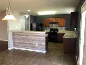 4937 Trail Creek Dr in Fort Worth, TX - Foto de edificio - Building Photo