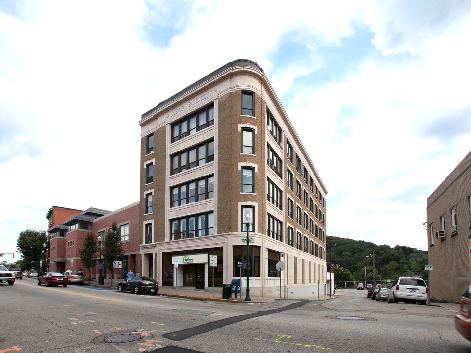 Disco Building in Norwich, CT - Building Photo