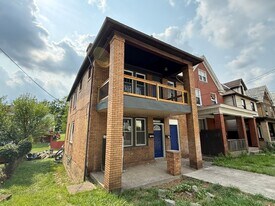 74 Pasadena St in Pittsburgh, PA - Building Photo