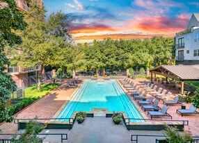 MAA Heights in Dallas, TX - Building Photo