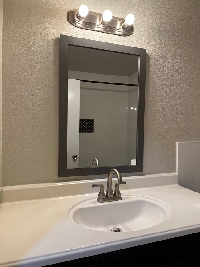 11430 Ptarmigan Dr in Austin, TX - Building Photo - Building Photo