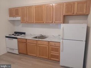 2009 S 4th St in Philadelphia, PA - Building Photo - Building Photo