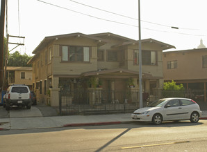 6602 Selma Ave in Los Angeles, CA - Building Photo - Building Photo