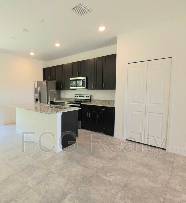 5383 SW 150th Lane Rd in Ocala, FL - Building Photo - Building Photo