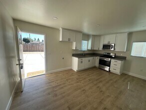 808 E Orange St in Santa Maria, CA - Building Photo - Building Photo