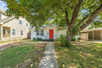 406 Nelray Blvd in Austin, TX - Building Photo - Building Photo