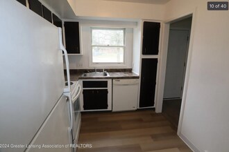 3720 Malibu Dr in Lansing, MI - Building Photo - Building Photo