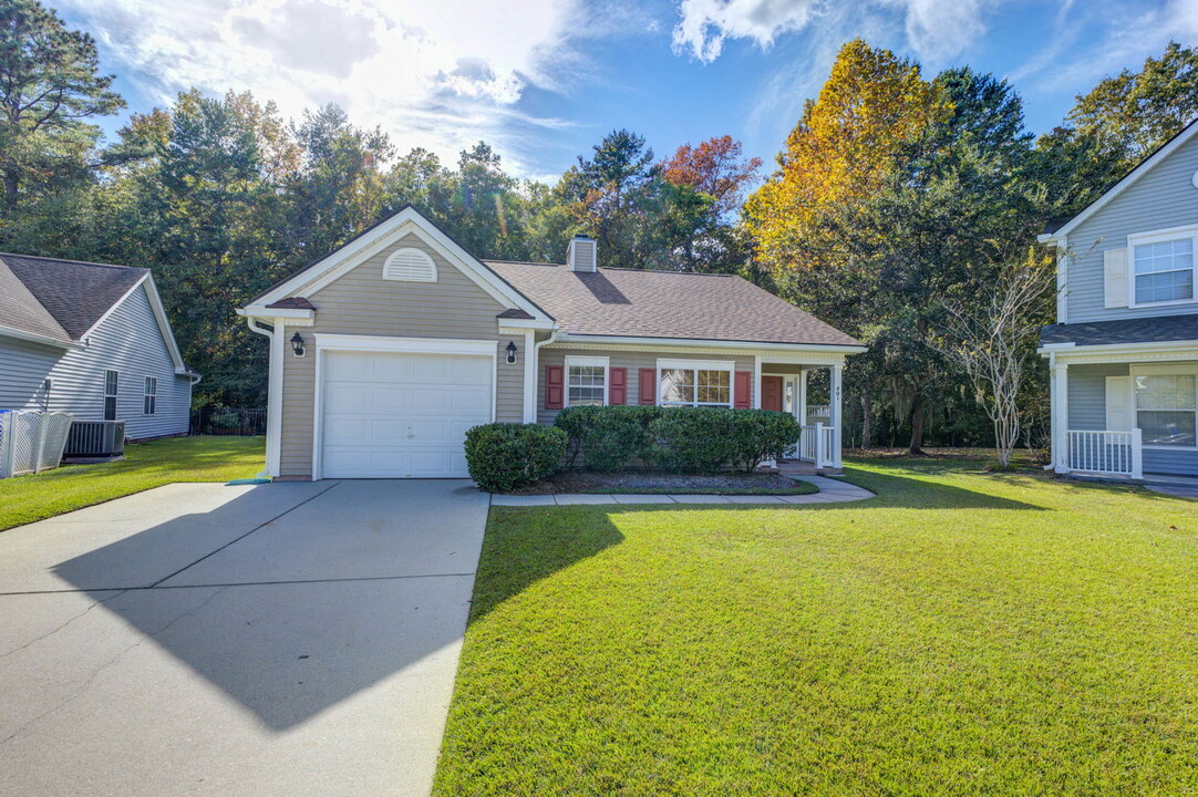 401 Manorwood Ln in Charleston, SC - Building Photo