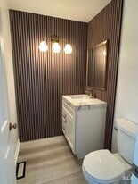 135 Nantucket Cove in San Rafael, CA - Building Photo