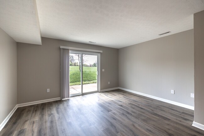 Brook Haven Townhomes in Shelbyville, KY - Building Photo - Interior Photo