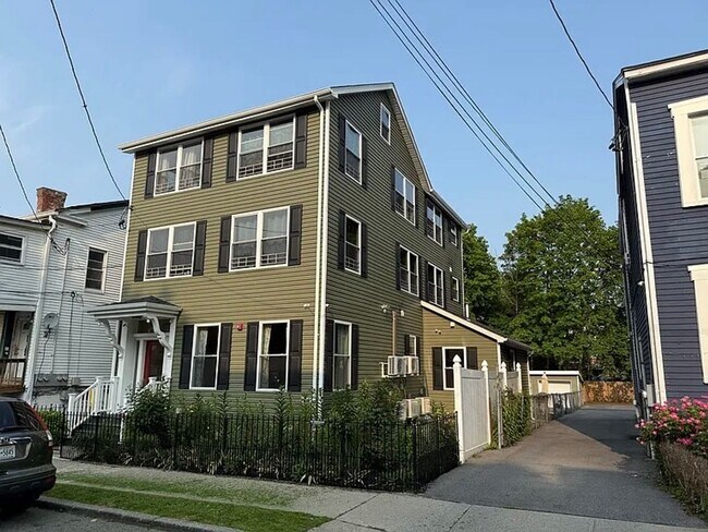 33 Conklin St in Poughkeepsie, NY - Building Photo - Building Photo