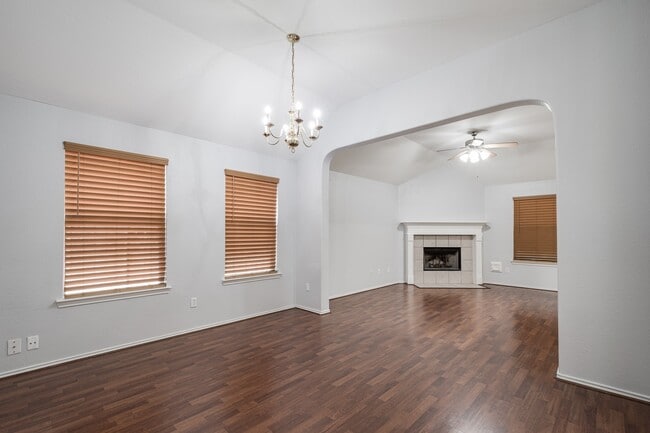 4523 Bridgevillage Dr in Spring, TX - Building Photo - Building Photo