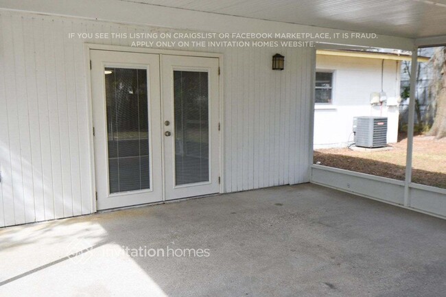 1111 N Parsons Ave in Brandon, FL - Building Photo - Building Photo