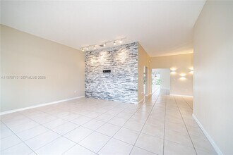 13781 N Garden Cove Circle in Davie, FL - Building Photo - Building Photo