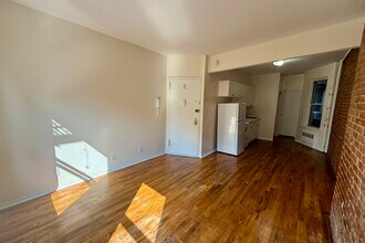 2274 Broadway in New York, NY - Building Photo - Building Photo