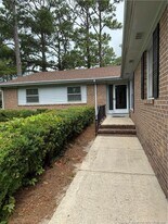 1613 Banbury Dr in Fayetteville, NC - Building Photo
