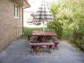 2952 Sylvan Dr in Sterling Heights, MI - Building Photo - Building Photo