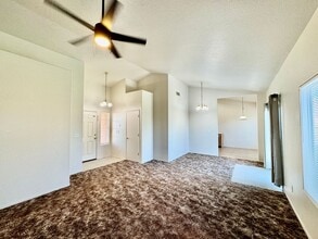 2083 S McTaggart Ave in Dos Palos, CA - Building Photo - Building Photo