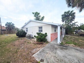 546 Briarwood Rd in Venice, FL - Building Photo - Building Photo