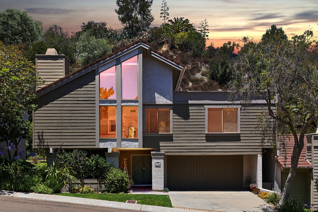 4324 Caminito Pintoresco in San Diego, CA - Building Photo