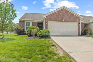 556 Dylan Dr in Avon, IN - Building Photo