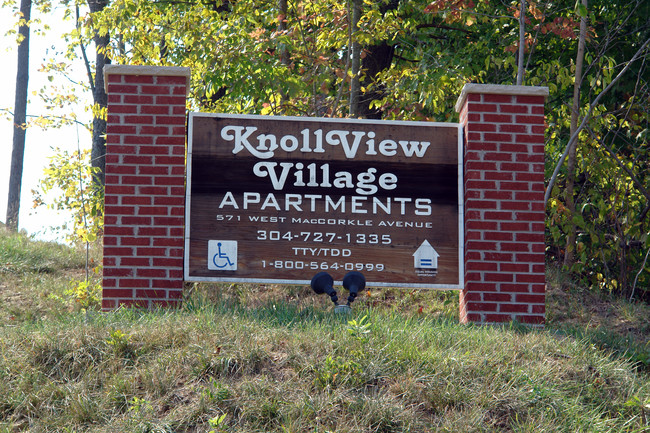 Knollview Village Apartments in St. Albans, WV - Building Photo - Building Photo