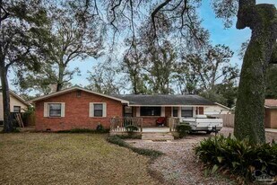 6314 White Oak Dr in Pensacola, FL - Building Photo